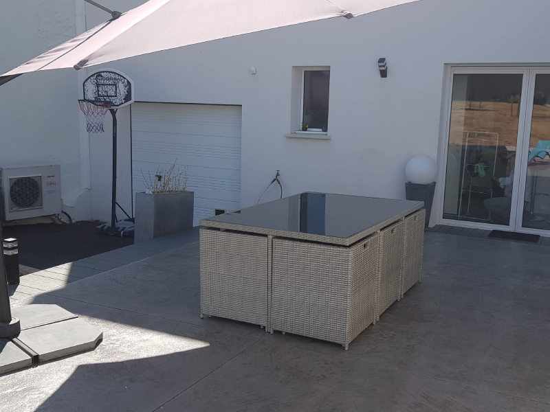 Création et pose d'une terrasse en béton imprimé à Nantes