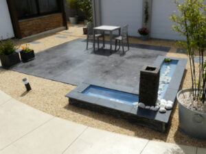 Création d'allée et terrasse en béton imprimé dans un vignoble à Nantes