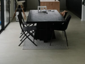 Finition de sol en béton ciré à St Luce sur loire proche de Nantes