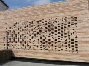 Habillage de façade de la mairie de Chaillé