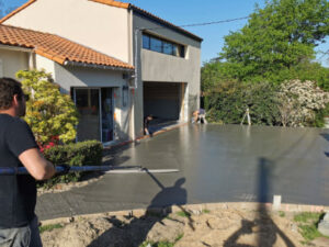 Pose de béton imprimé aspect pavé à Vertou