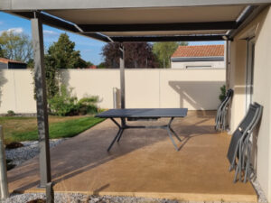 Terrasse en béton décoratif imprimé aux sorinières 44 près de Nantes