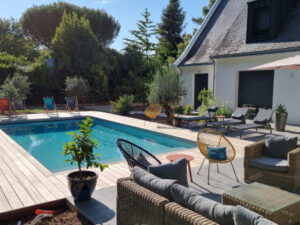 DVM Rénov terrase pour jardin avec piscine en béton imprimé à Nantes